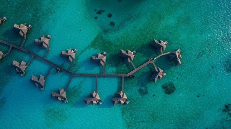 sea-water-diving-underwater-green-swimming-pool-64062-pxhere.com